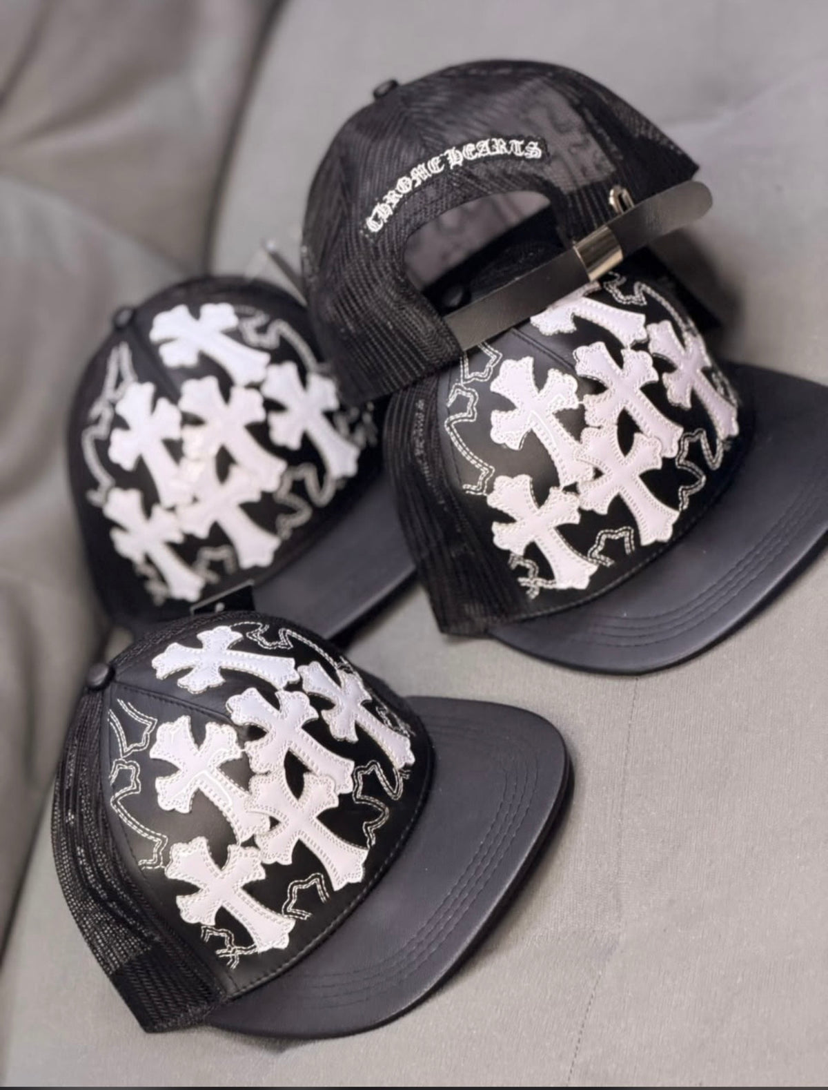 Gorras de cruz negra